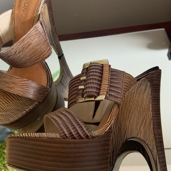 Wedge/heels in tan colour - Picture 2 of 4